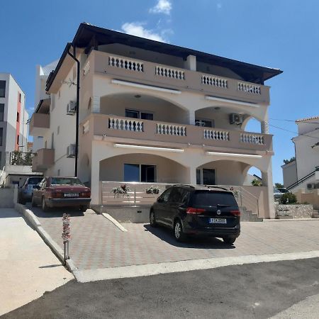 Apartmani Vera Primosten Ngoại thất bức ảnh