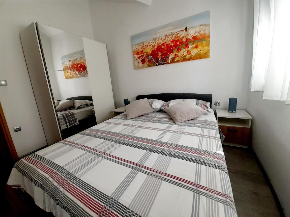 Apartmani Vera Primosten Ngoại thất bức ảnh