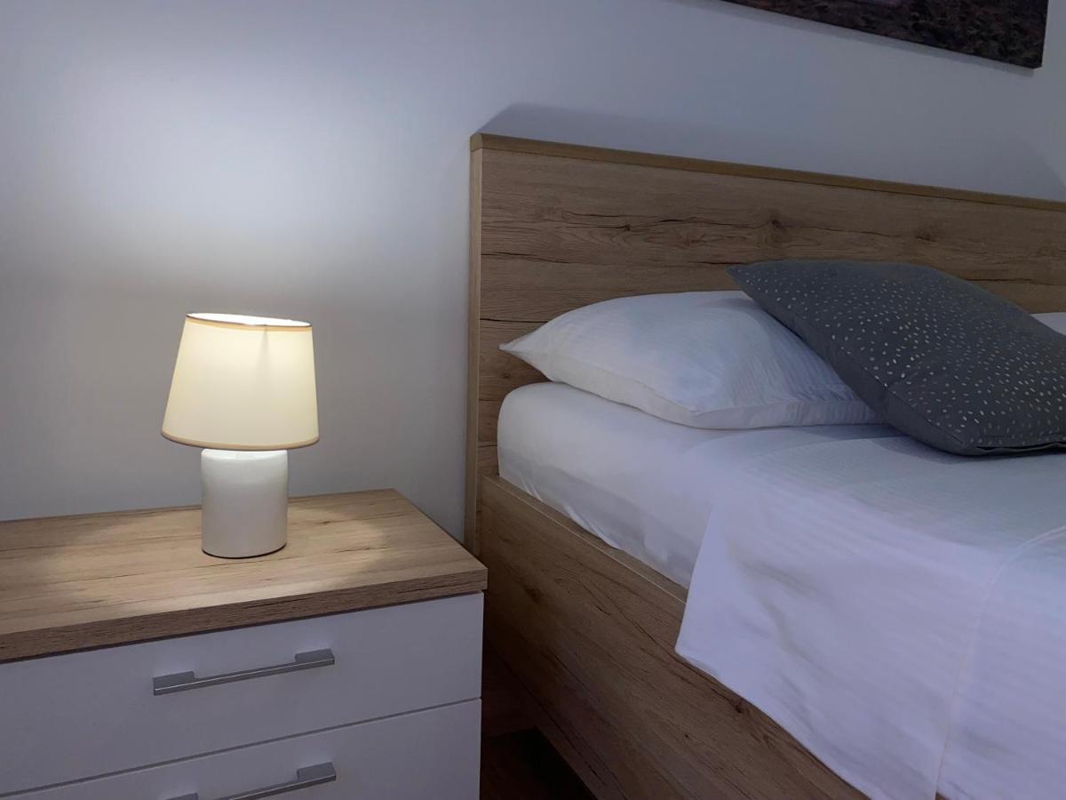 Apartmani Vera Primosten Ngoại thất bức ảnh